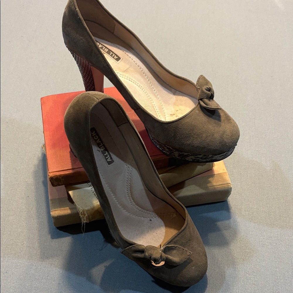 Black Toupe Suede Heels with Bow Detail